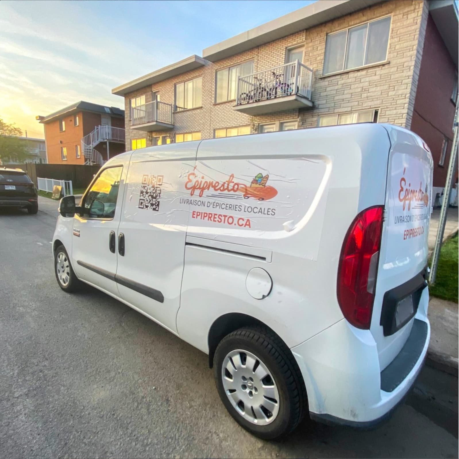 Epipresto in the field: deliveries and partner shops
